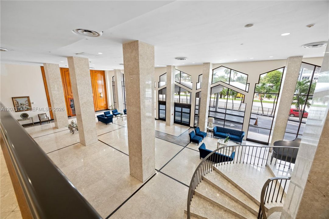 For Sale: $540,000 (1 beds, 2 baths, 910 Square Feet)