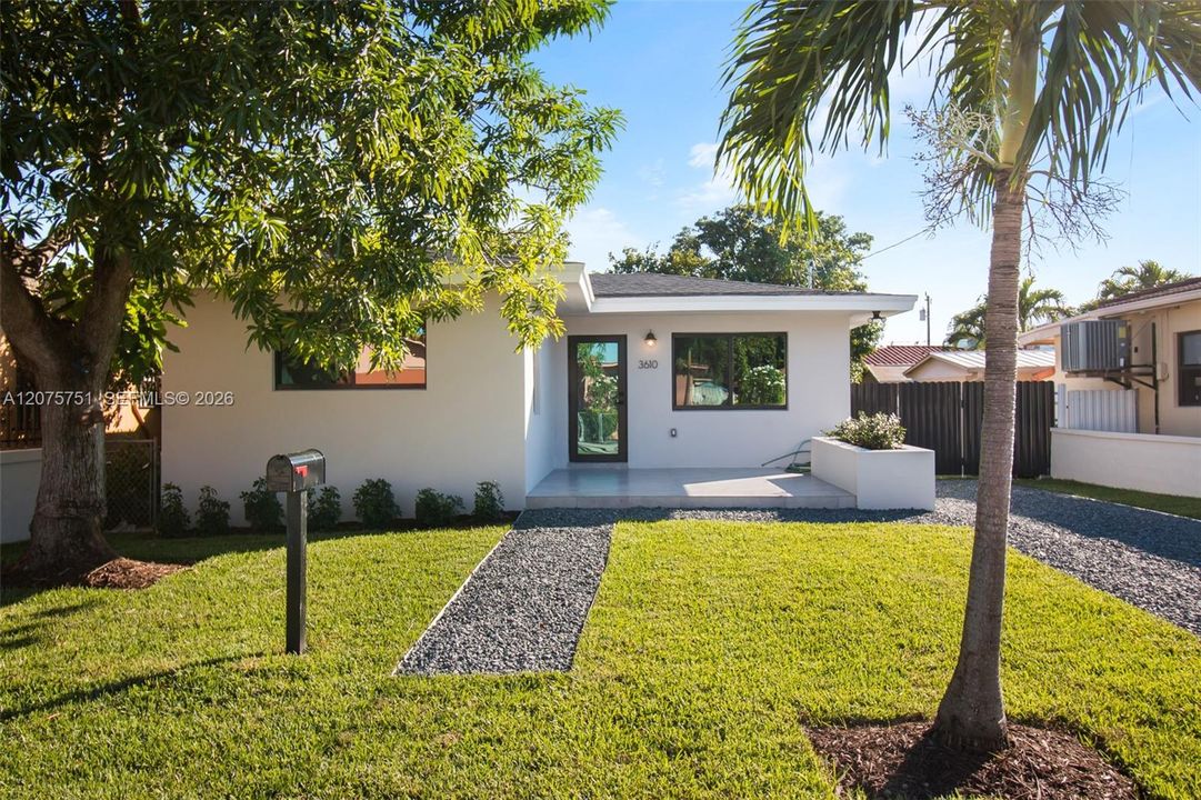 For Rent: $3,750 (3 beds, 3 baths, 1356 Square Feet)