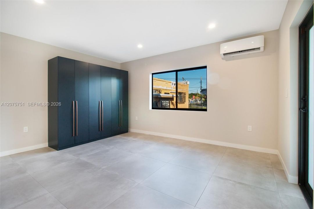 For Rent: $3,750 (3 beds, 3 baths, 1356 Square Feet)