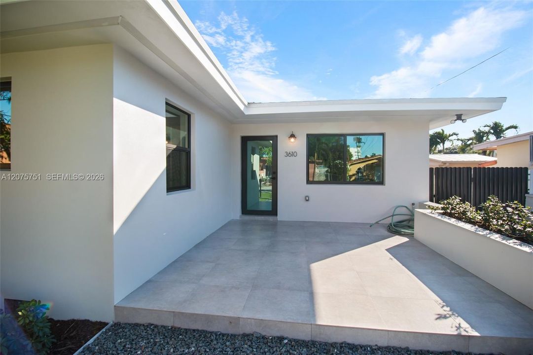 For Rent: $3,750 (3 beds, 3 baths, 1356 Square Feet)