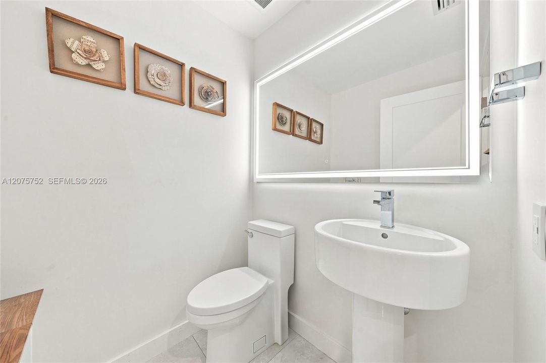 For Sale: $1,350,000 (4 beds, 2 baths, 2132 Square Feet)