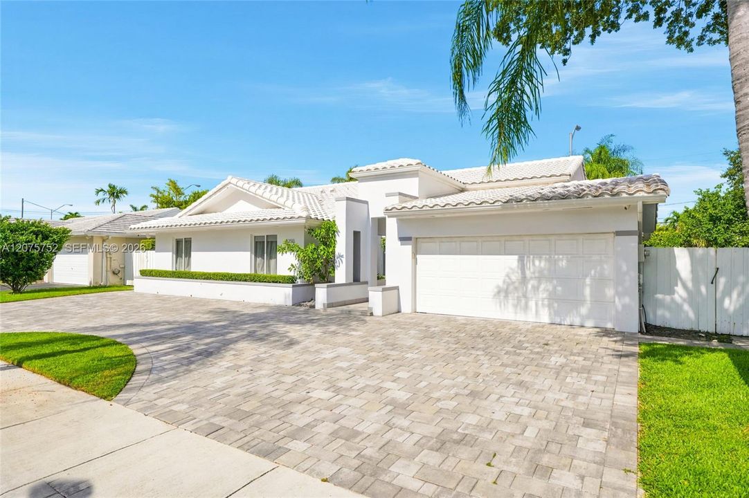 For Sale: $1,350,000 (4 beds, 2 baths, 2132 Square Feet)