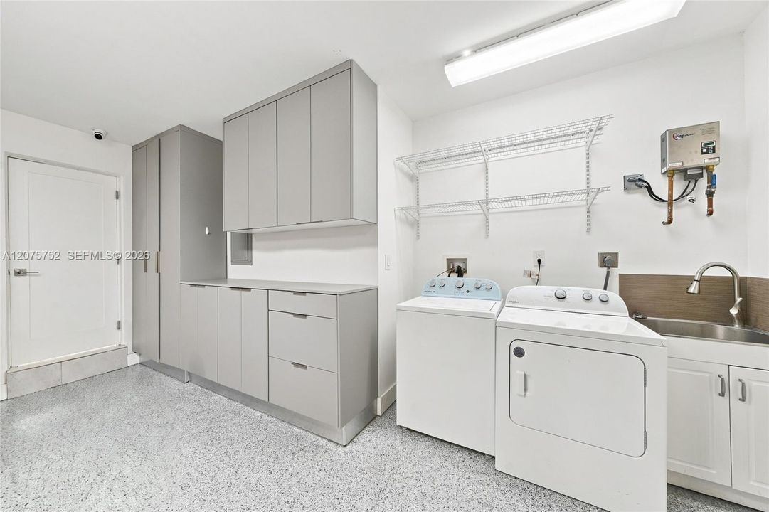 For Sale: $1,350,000 (4 beds, 2 baths, 2132 Square Feet)