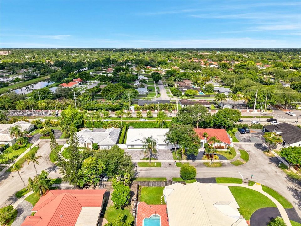 For Sale: $1,350,000 (4 beds, 2 baths, 2132 Square Feet)