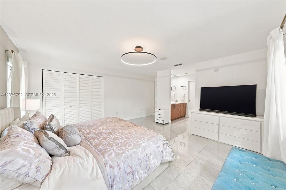 For Sale: $1,350,000 (4 beds, 2 baths, 2132 Square Feet)