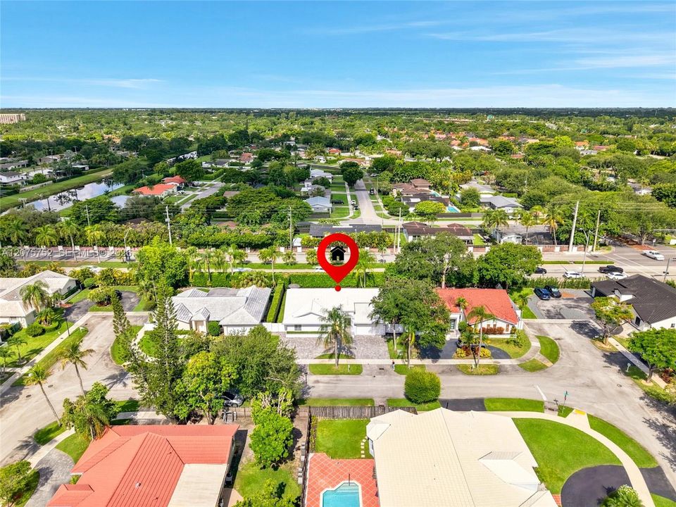 For Sale: $1,350,000 (4 beds, 2 baths, 2132 Square Feet)
