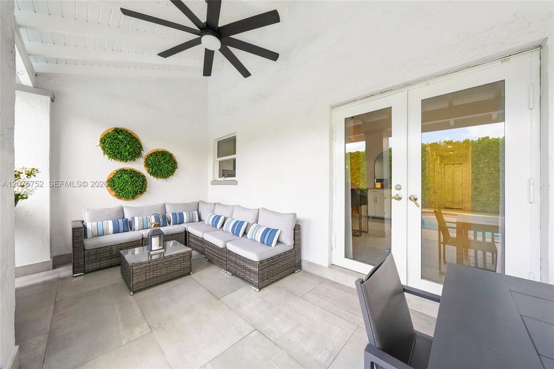 For Sale: $1,350,000 (4 beds, 2 baths, 2132 Square Feet)