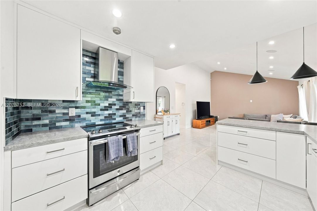 For Sale: $1,350,000 (4 beds, 2 baths, 2132 Square Feet)