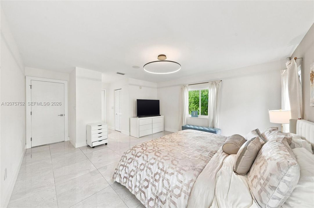 For Sale: $1,350,000 (4 beds, 2 baths, 2132 Square Feet)