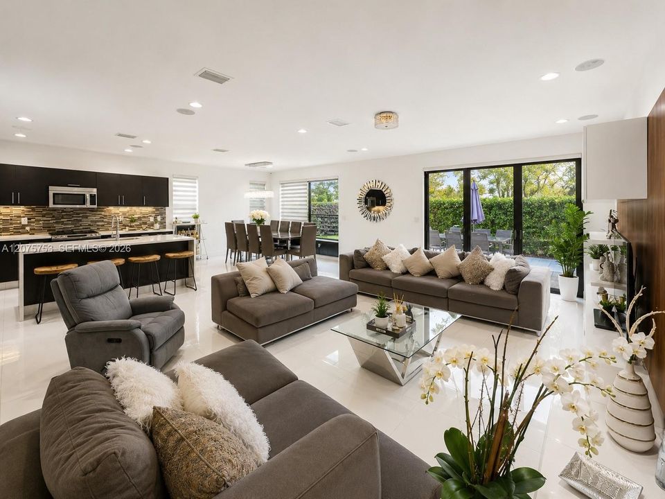 For Rent: $8,000 (5 beds, 4 baths, 3205 Square Feet)