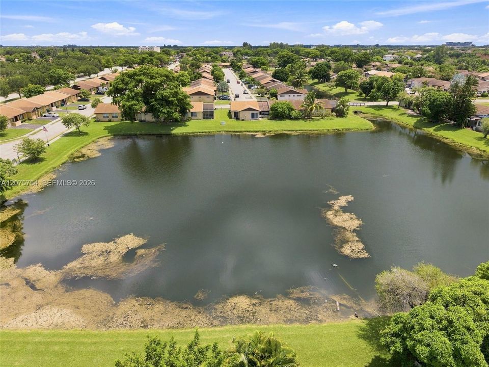 For Sale: $350,000 (3 beds, 2 baths, 971 Square Feet)