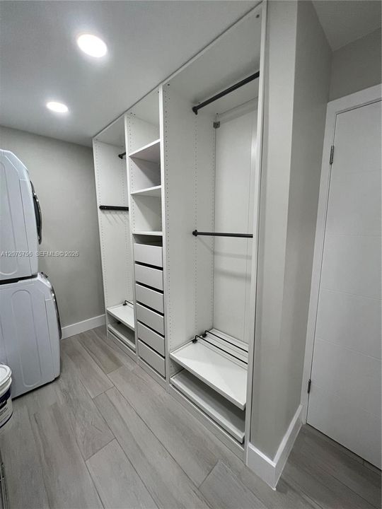 For Rent: $2,400 (2 beds, 2 baths, 720 Square Feet)