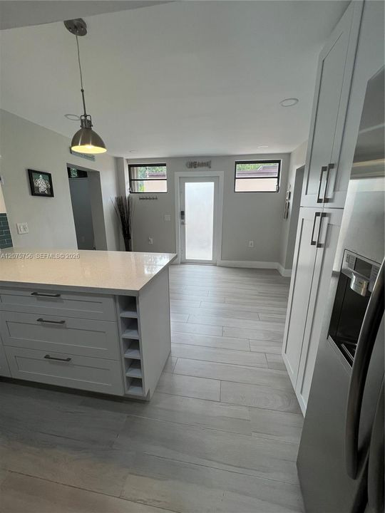 For Rent: $2,400 (2 beds, 2 baths, 720 Square Feet)
