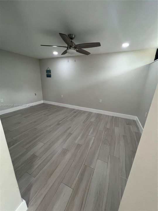 For Rent: $2,400 (2 beds, 2 baths, 720 Square Feet)