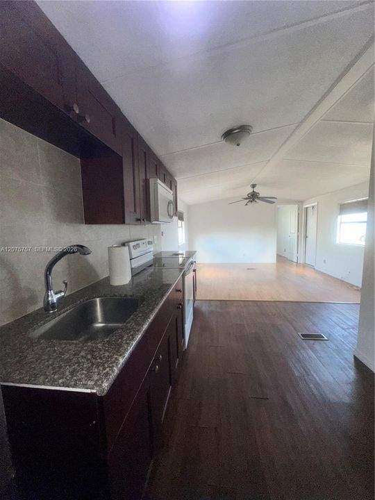 En Renta: $2,150 (2 camas, 1 baños, 728 Pies cuadrados)