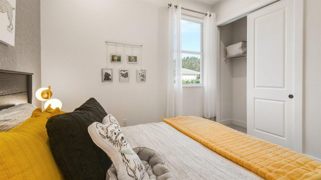 lrg_secondary-dog-bedroom3