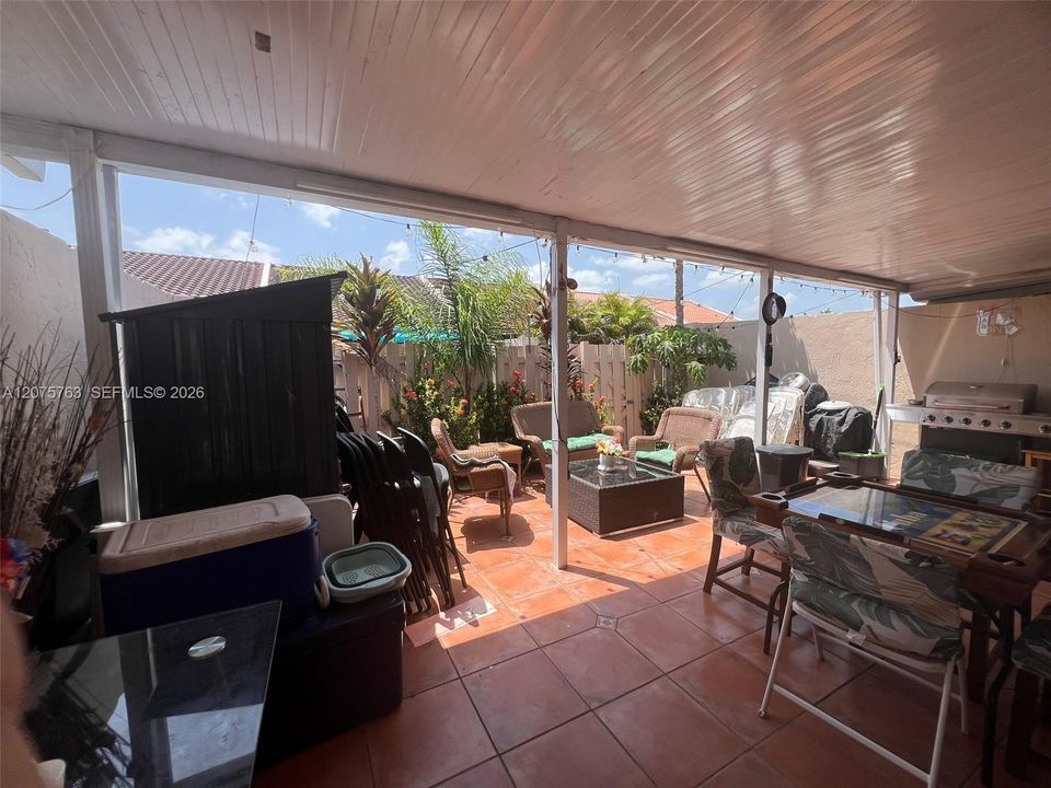 For Sale: $475,000 (3 beds, 2 baths, 1138 Square Feet)