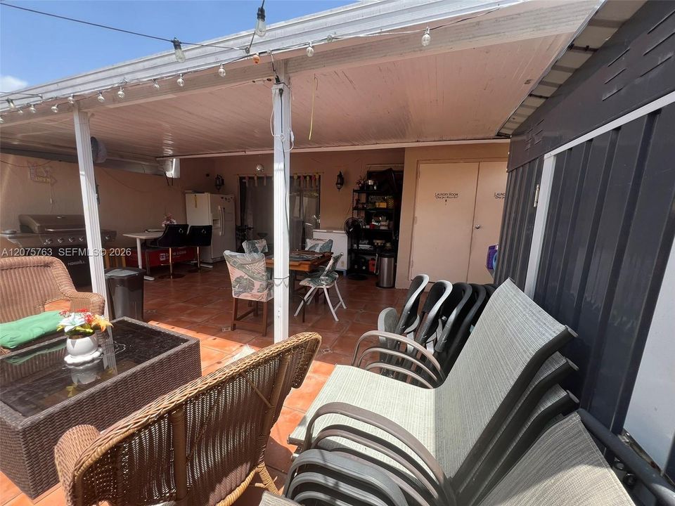 For Sale: $475,000 (3 beds, 2 baths, 1138 Square Feet)