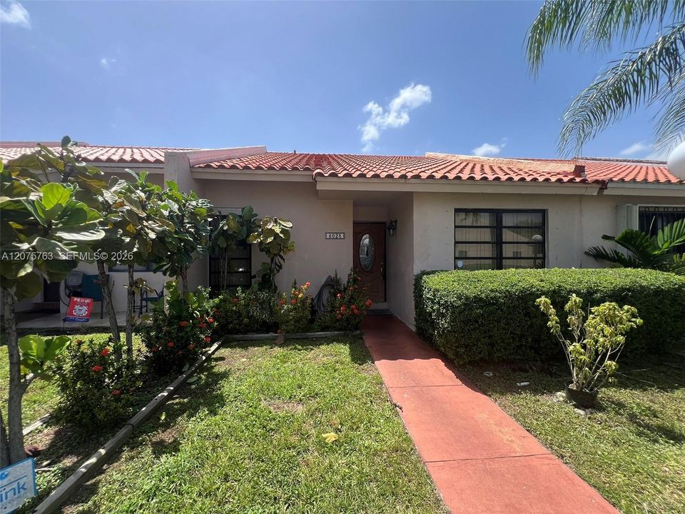 For Sale: $475,000 (3 beds, 2 baths, 1138 Square Feet)