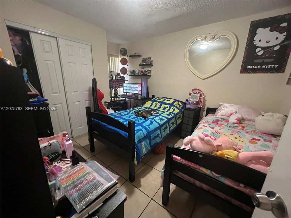 For Sale: $475,000 (3 beds, 2 baths, 1138 Square Feet)