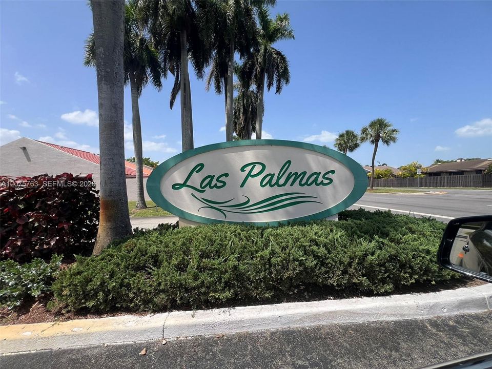 For Sale: $475,000 (3 beds, 2 baths, 1138 Square Feet)