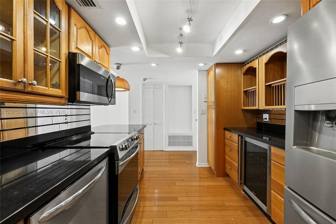 En Venta: $469,000 (2 camas, 2 baños, 1085 Pies cuadrados)