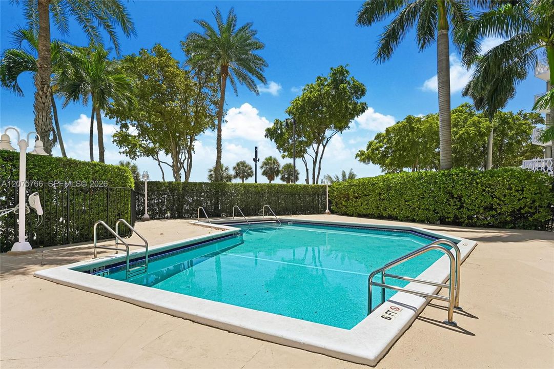 En Venta: $469,000 (2 camas, 2 baños, 1085 Pies cuadrados)