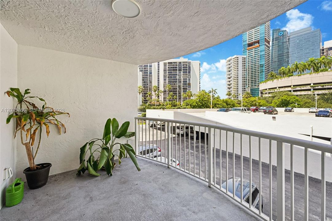 En Venta: $469,000 (2 camas, 2 baños, 1085 Pies cuadrados)