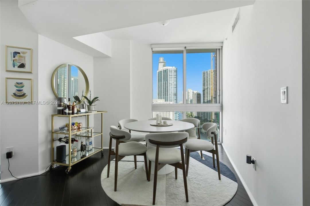 For Sale: $695,000 (3 beds, 2 baths, 1385 Square Feet)