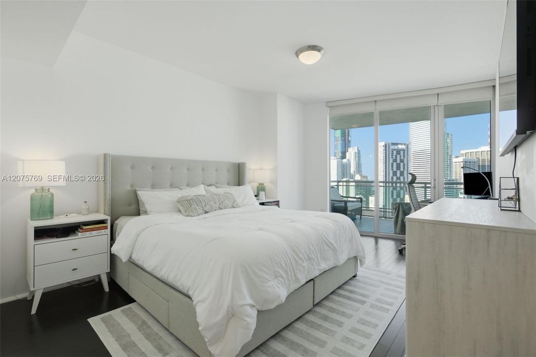 For Sale: $695,000 (3 beds, 2 baths, 1385 Square Feet)