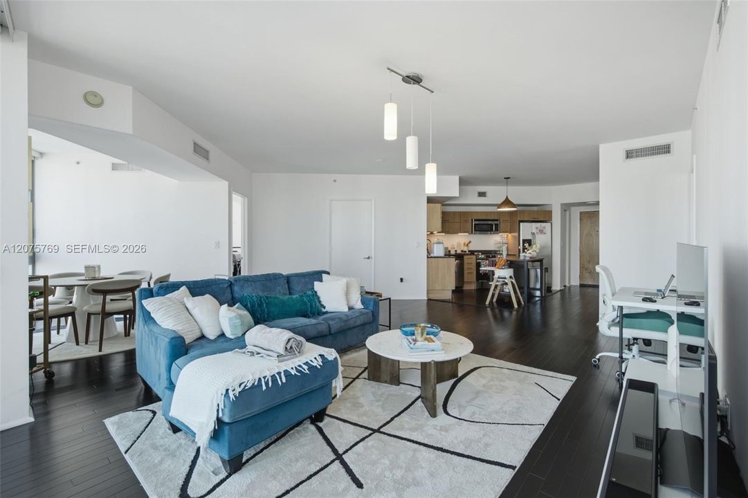 For Sale: $695,000 (3 beds, 2 baths, 1385 Square Feet)