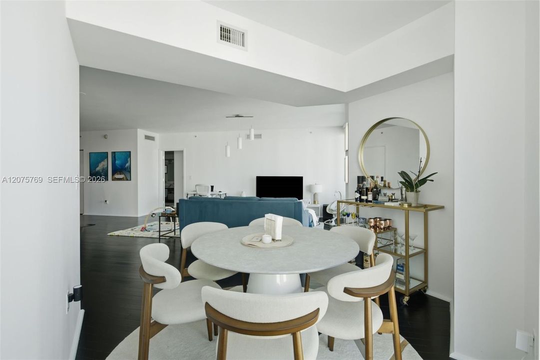 For Sale: $695,000 (3 beds, 2 baths, 1385 Square Feet)