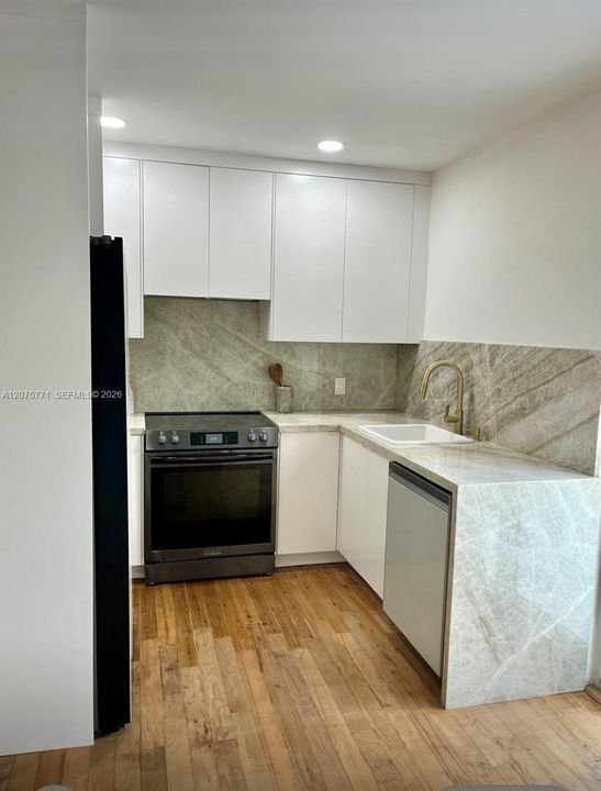 For Rent: $4,150 (3 beds, 1 baths, 1178 Square Feet)