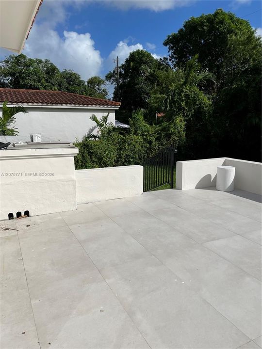 For Rent: $4,150 (3 beds, 1 baths, 1178 Square Feet)