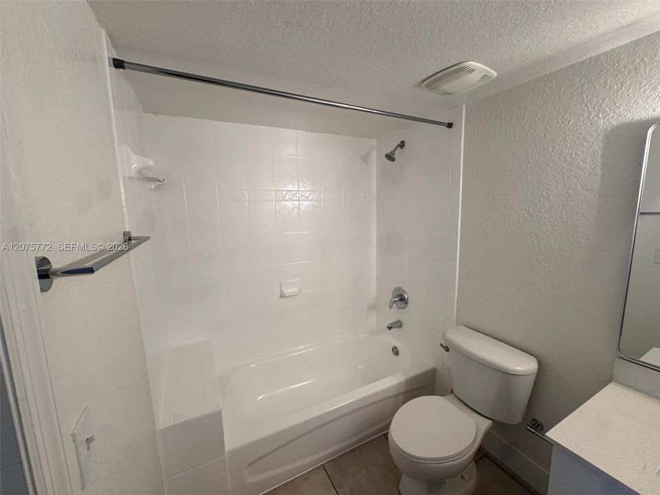 For Rent: $2,250 (2 beds, 2 baths, 784 Square Feet)