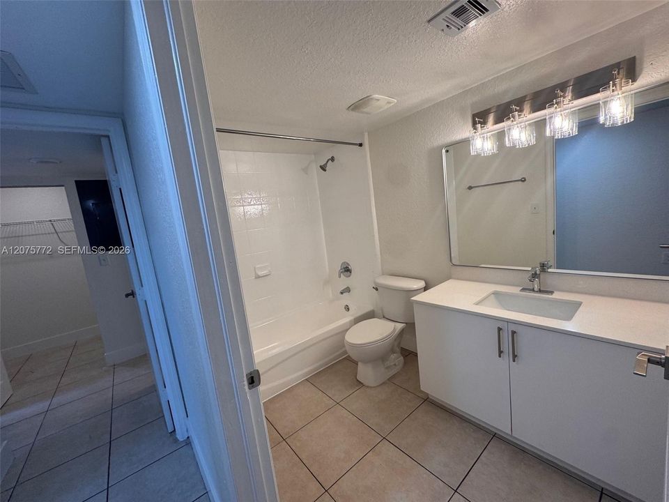 For Rent: $2,250 (2 beds, 2 baths, 784 Square Feet)