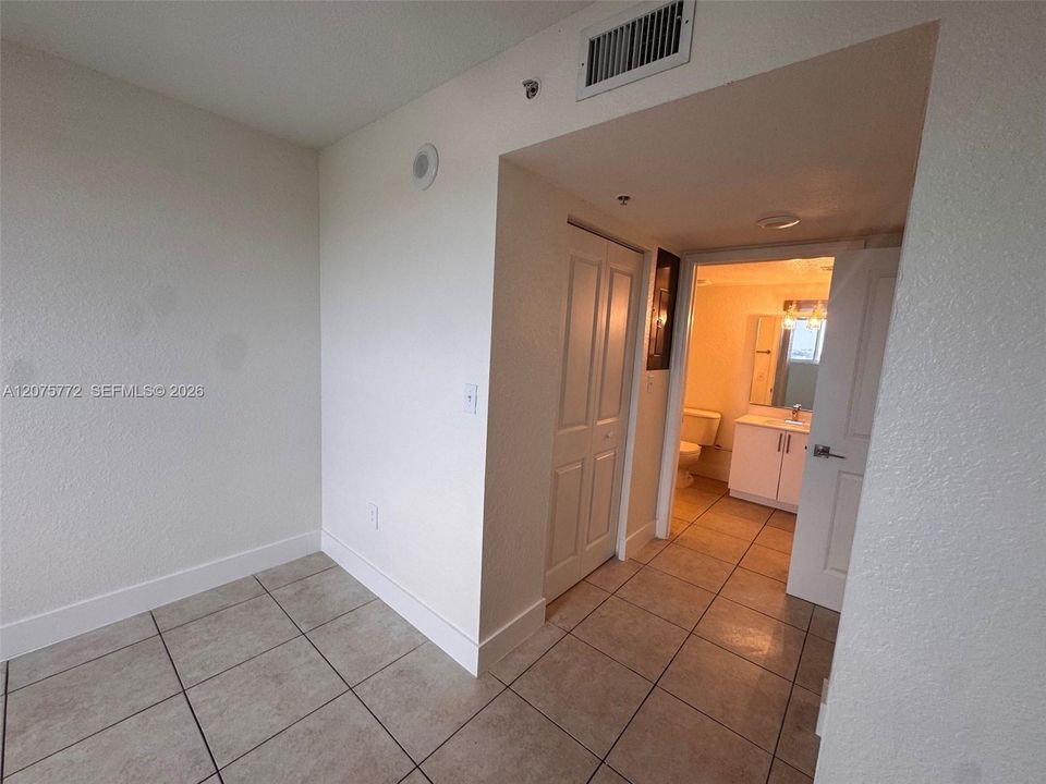For Rent: $2,250 (2 beds, 2 baths, 784 Square Feet)