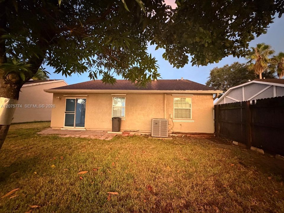 For Rent: $3,200 (3 beds, 2 baths, 1116 Square Feet)
