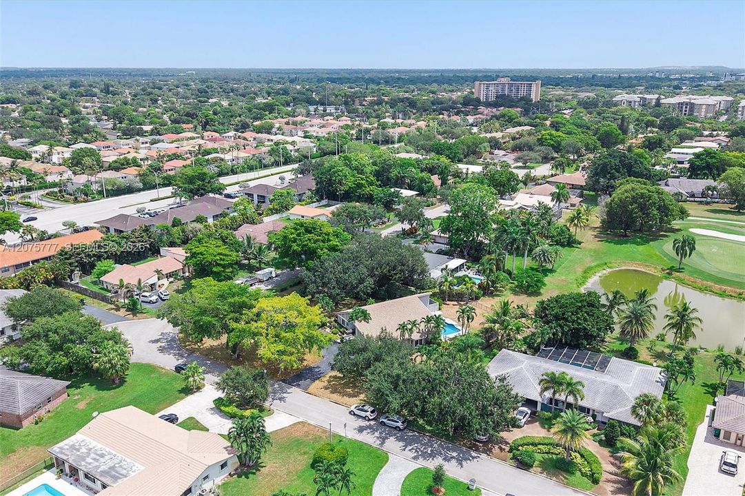 For Sale: $929,500 (4 beds, 2 baths, 2498 Square Feet)