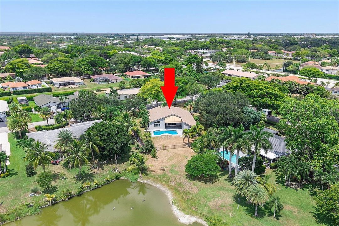 For Sale: $929,500 (4 beds, 2 baths, 2498 Square Feet)