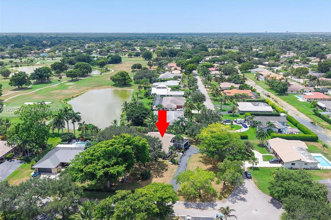 For Sale: $929,500 (4 beds, 2 baths, 2498 Square Feet)