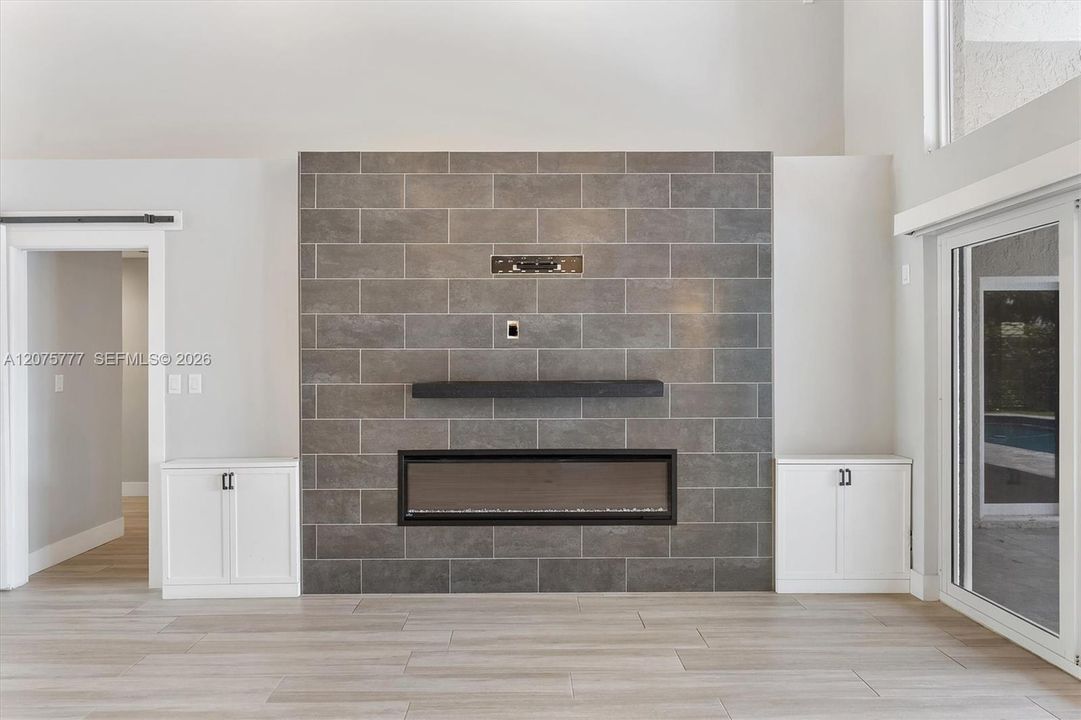 For Sale: $929,500 (4 beds, 2 baths, 2498 Square Feet)