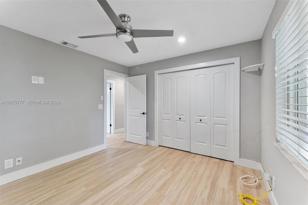 For Sale: $929,500 (4 beds, 2 baths, 2498 Square Feet)