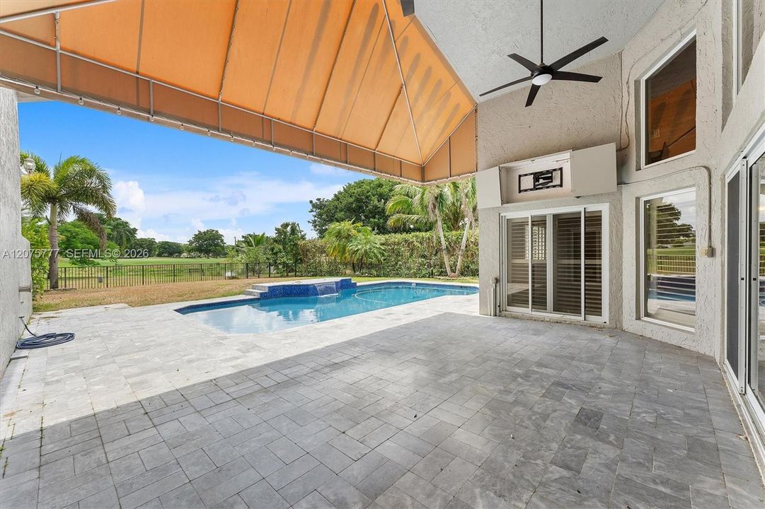 For Sale: $929,500 (4 beds, 2 baths, 2498 Square Feet)