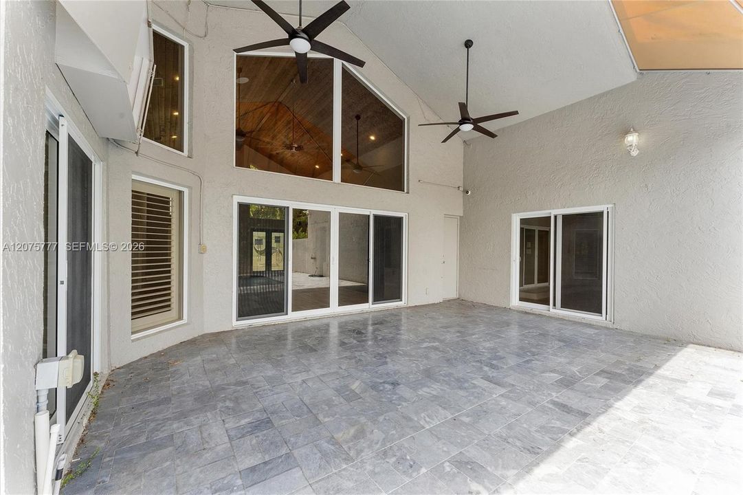 For Sale: $929,500 (4 beds, 2 baths, 2498 Square Feet)