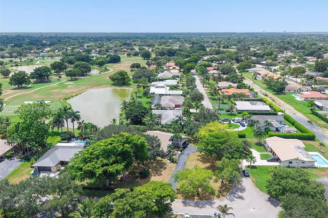 For Sale: $929,500 (4 beds, 2 baths, 2498 Square Feet)