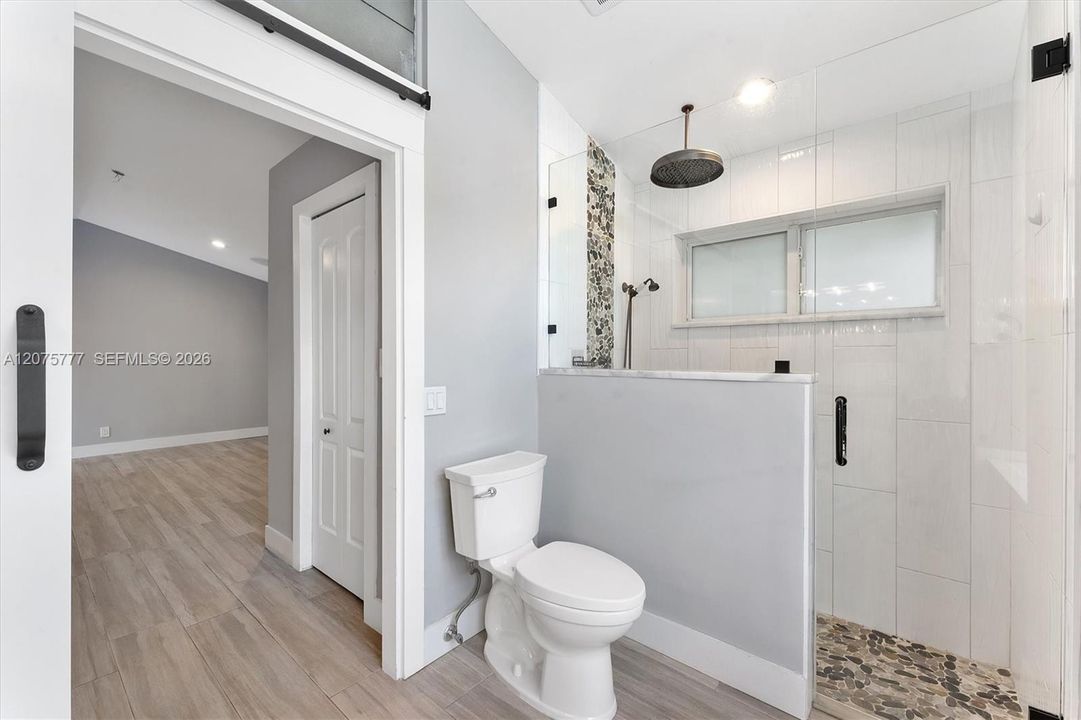 For Sale: $929,500 (4 beds, 2 baths, 2498 Square Feet)