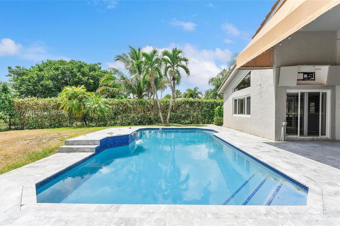 For Sale: $929,500 (4 beds, 2 baths, 2498 Square Feet)