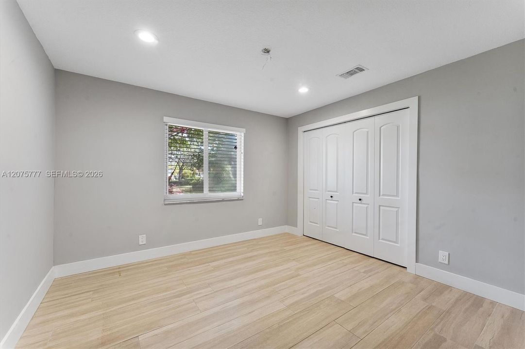 For Sale: $929,500 (4 beds, 2 baths, 2498 Square Feet)