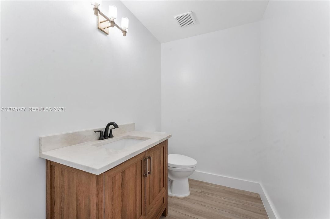 For Sale: $929,500 (4 beds, 2 baths, 2498 Square Feet)